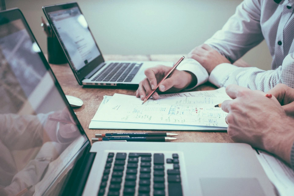 coaching entretien de recrutement GMPro+ near laptop computer