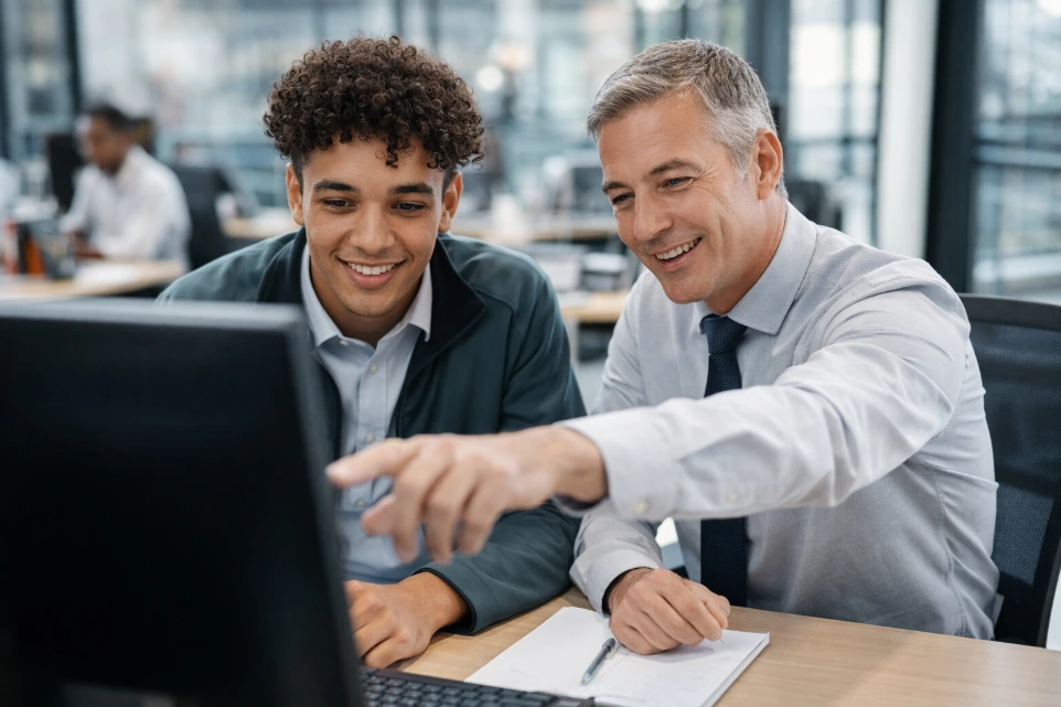 Tuteur en entreprise, manager, stage, alternance, missions de stages, cours, études, diplôme, recherche de premier emploi, établissements, entreprises, recrutement des jeunes, secteurs qui recrutent, fonction publique